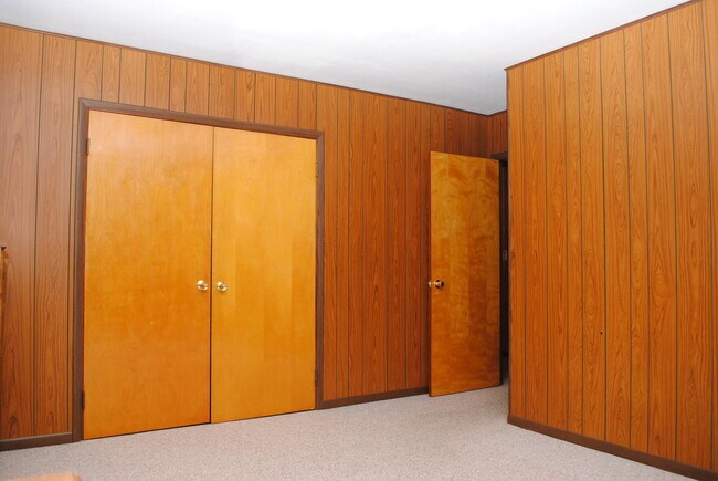 Building Photo - 270 Forest Ave