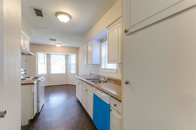 Building Photo - 2503 Knoll St