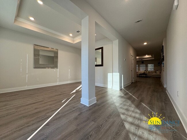 Building Photo - Stunning 4 Bedroom Home in Hillwood Estates, Crestview!