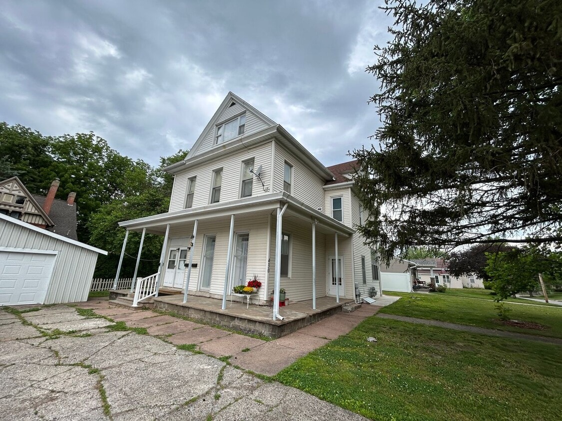 Primary Photo - 430 S 14th St