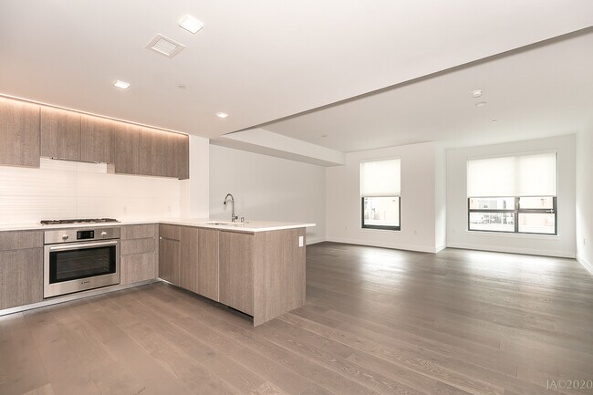 Unit 416 - Spacious 1BR/1BA - 1300 22nd St