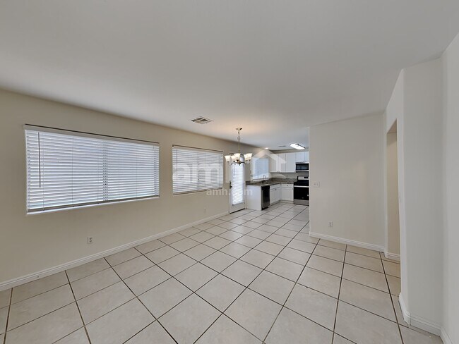 Foto del edificio - 9516 Fox Forest Ave