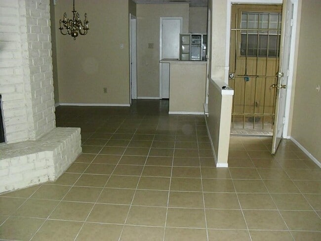 Building Photo - 5404 Ridgemont Pl