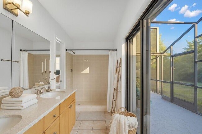 Foto del edificio - 11508 Clear Creek Pl