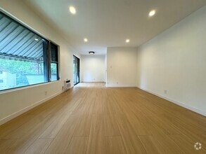 Building Photo - 1020 N Edinburgh Ave
