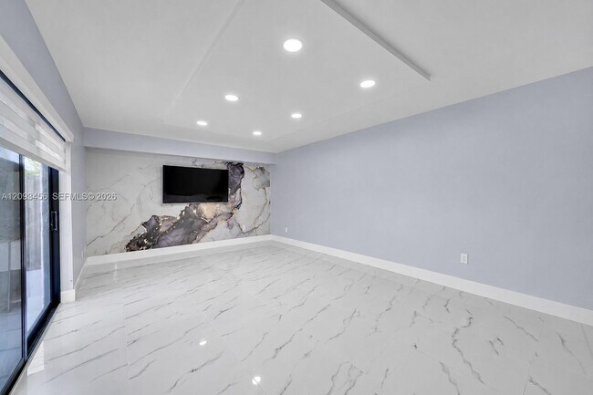 Building Photo - 9861 NW 6th Ct