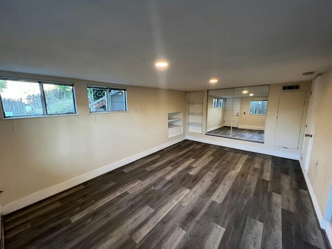 Foto del edificio - 885 Fourth Ave, Unit 1