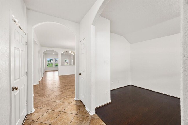 Foto del edificio - 26151 Travis Brook Dr