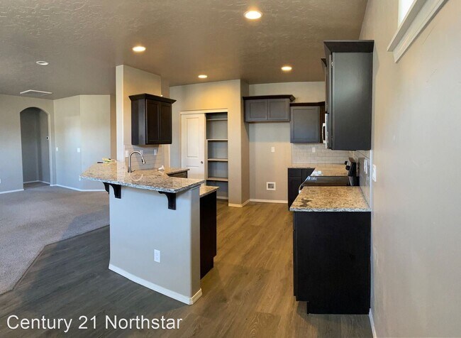 Foto del edificio - 3 br, 2 bath House - 671 S Lancaster Dr