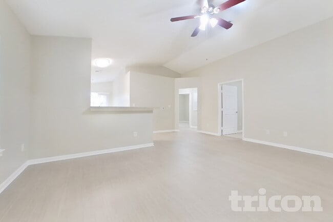 Building Photo - 3103 Kelling St