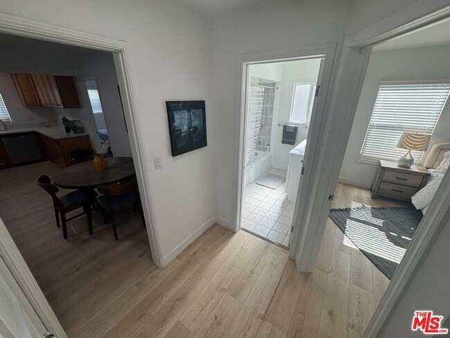 Foto del edificio - 11837 Runnymede St