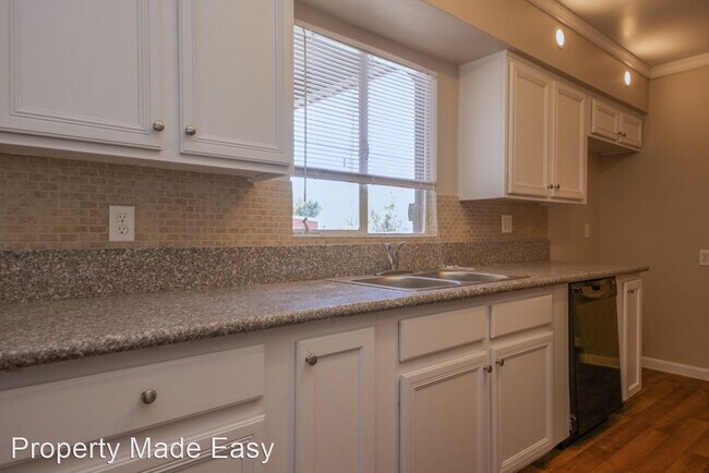 Foto del edificio - 4 br, 2.5 bath House - 1412 Bracken Ave