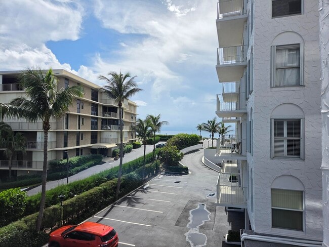 Foto del edificio - 3230 S Ocean Blvd