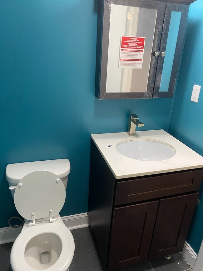 Foto del edificio - 700 N Franklin Blvd, Unit 303