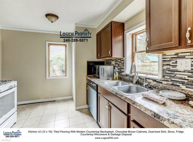 Building Photo - 3 br, 1.5 bath House - 2859 Rowan Blvd