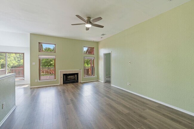 Foto del edificio - 2215 Patsy Pkwy