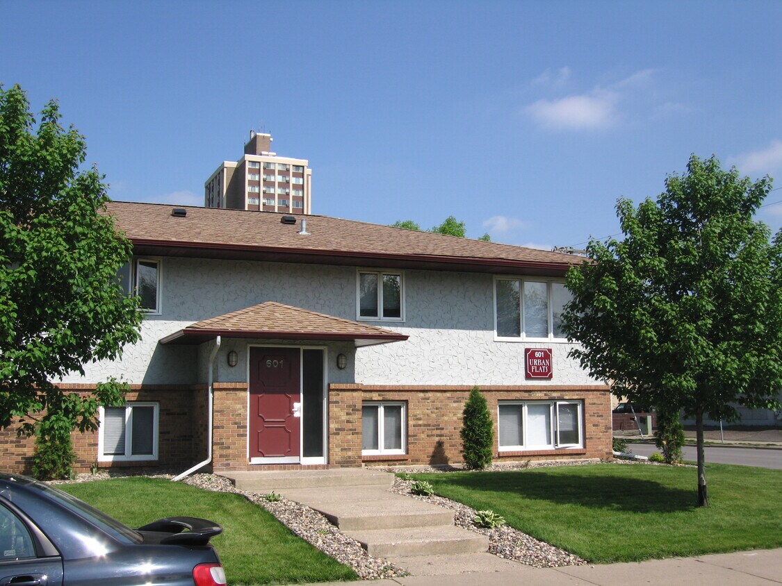 601 Monroe St NE Unit Apt. 4, Minneapolis, MN 55413 Apartments 601