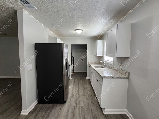 Foto del edificio - 472 Mount Vernon Rd NW