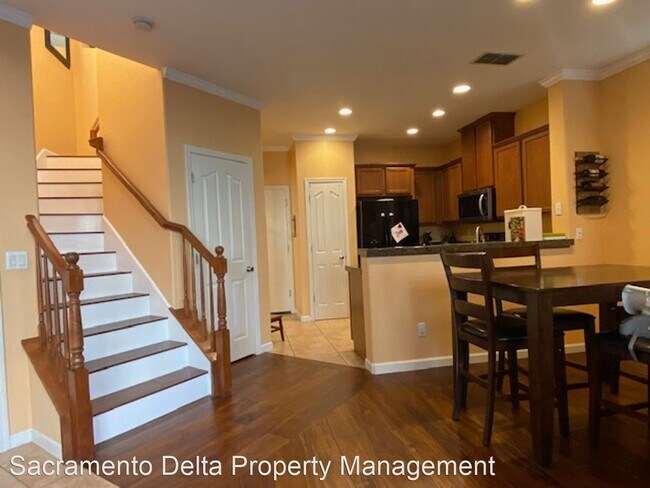 Foto del edificio - 2 br, 2.5 bath House - 8400 Roseto Rd #106