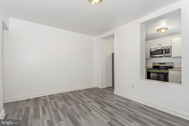 Building Photo - 1621 Berryhill St