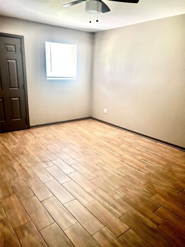 Building Photo - 11718 Zarroll Dr