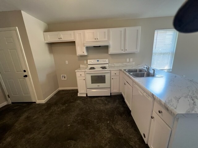 Building Photo - 2582 Dakar Ave