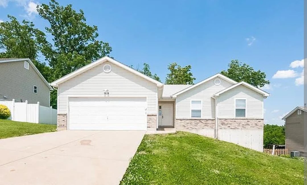 913 Creekview Ct, Pevely, MO 63070 House Rental in Pevely, MO