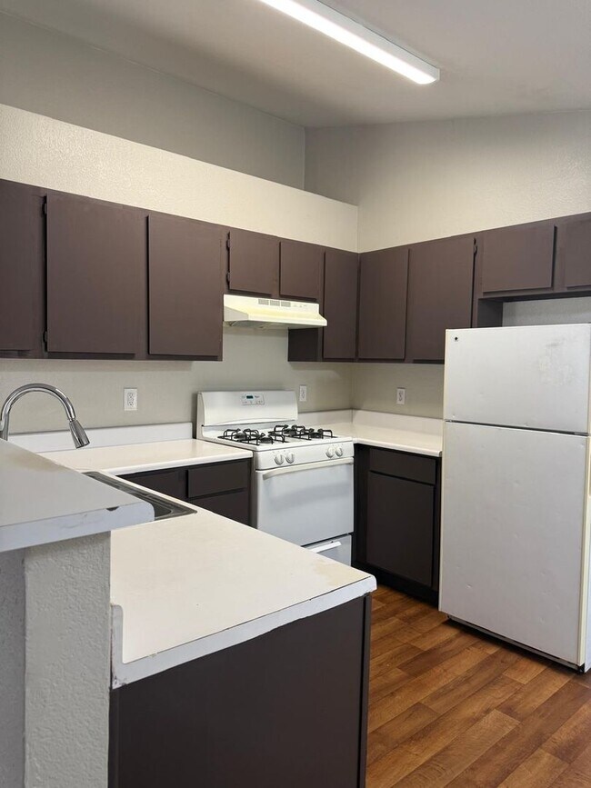 Building Photo - Ready for Move In.  One Month Free Rent