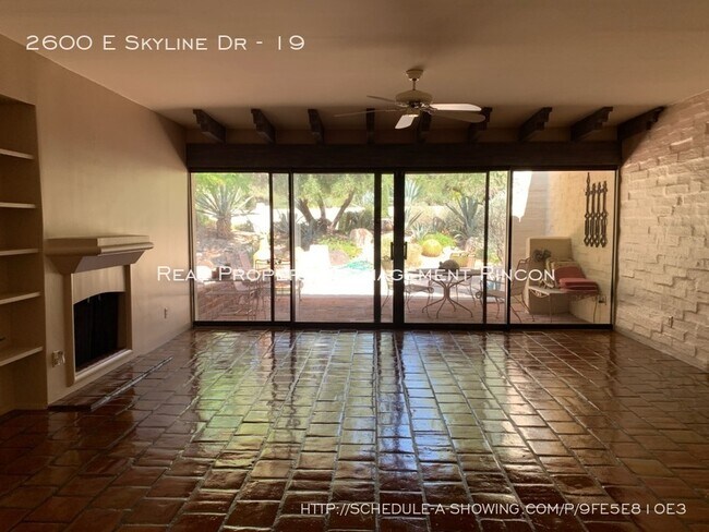 Foto del edificio - 2600 E Skyline Dr