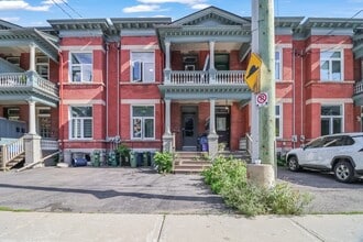 Building Photo - 454 McLeod St