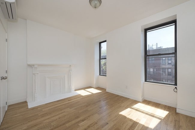 Building Photo - 226 7th Ave