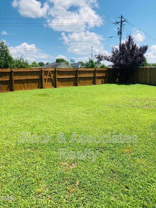 Foto del edificio - 609 Timber Meadow Lake