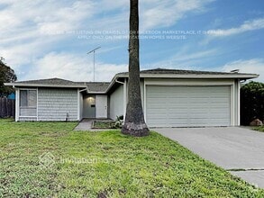 Building Photo - 5821 Longs Peak Pl