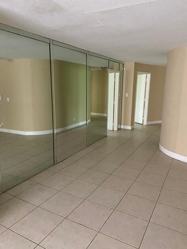 Foto del edificio - 1451 Egret Rd