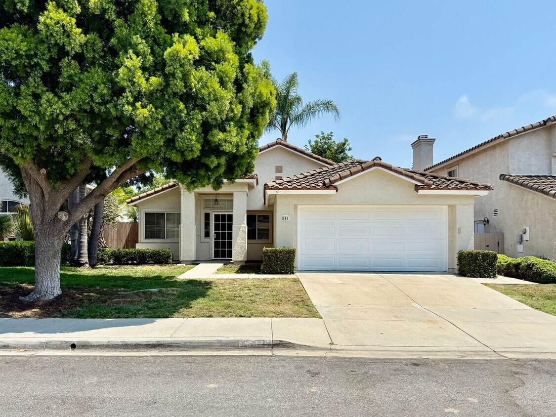 Foto principal - Single Story in Rancho Del Oro!