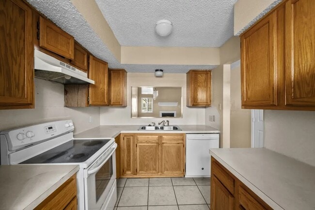 Building Photo - 2137 Shiveley Cir