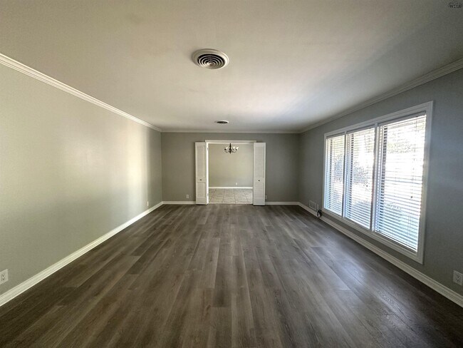 Foto del edificio - 2411 Clayton Ln