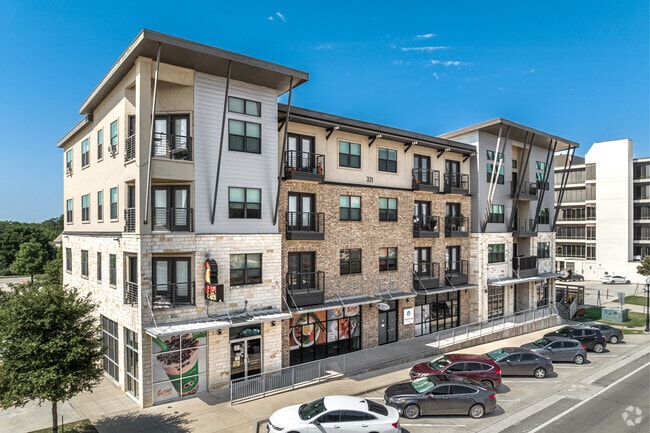 Building Photo - H Squared Apartments