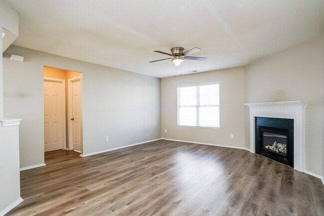 Foto del edificio - 3168 Varcroft Rd