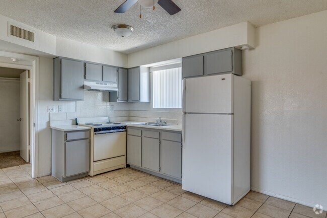 2HAB, 1BA - 800 ft² - Cocina - Camelback Palms