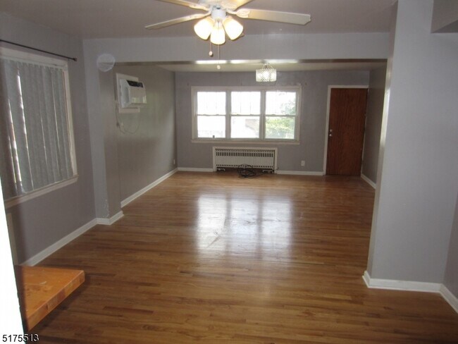 Building Photo - 377 Westminster Pl