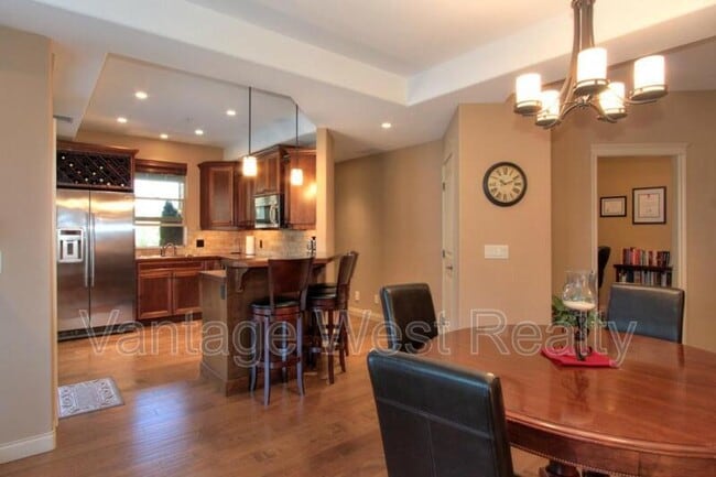 Photo du bâtiment - 2750-2750 Auburn Rd