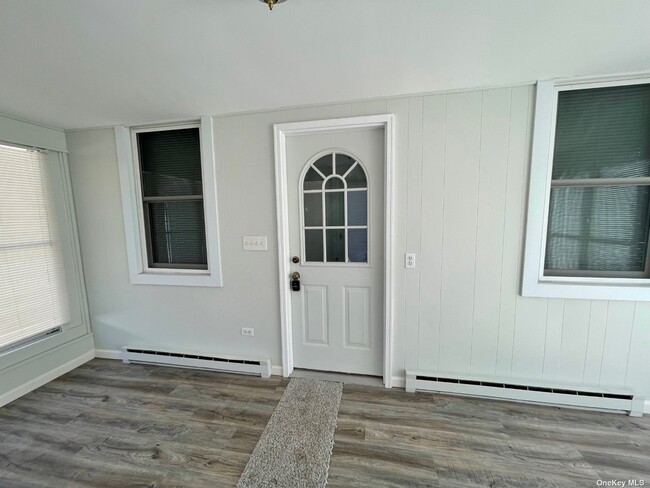 Building Photo - 131 Westbury Dr