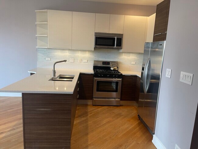 Foto del edificio - 2804 W Chicago Ave