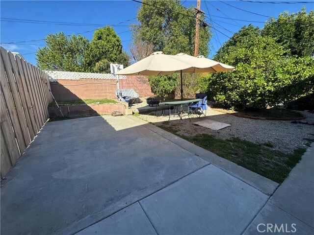 Foto del edificio - 6439 Graves Ave