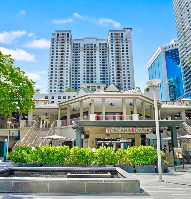 Foto del edificio - 999 SW 1st Ave