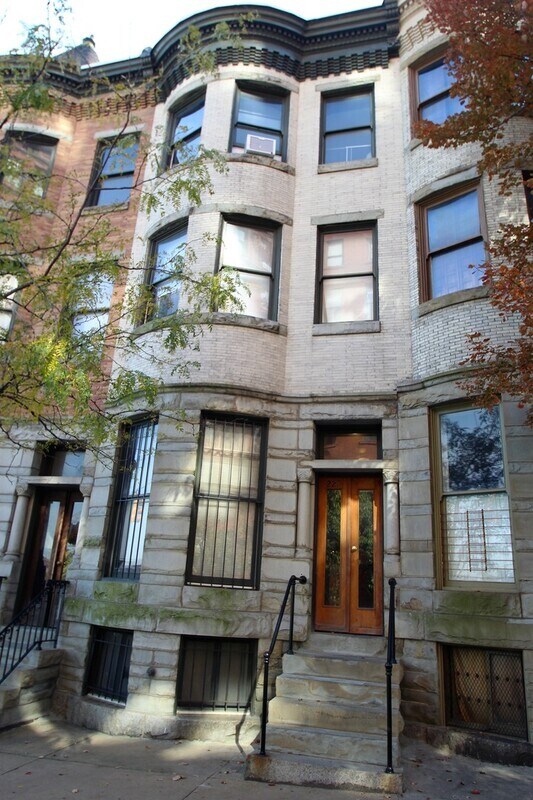 Building Photo - 221 E Preston St