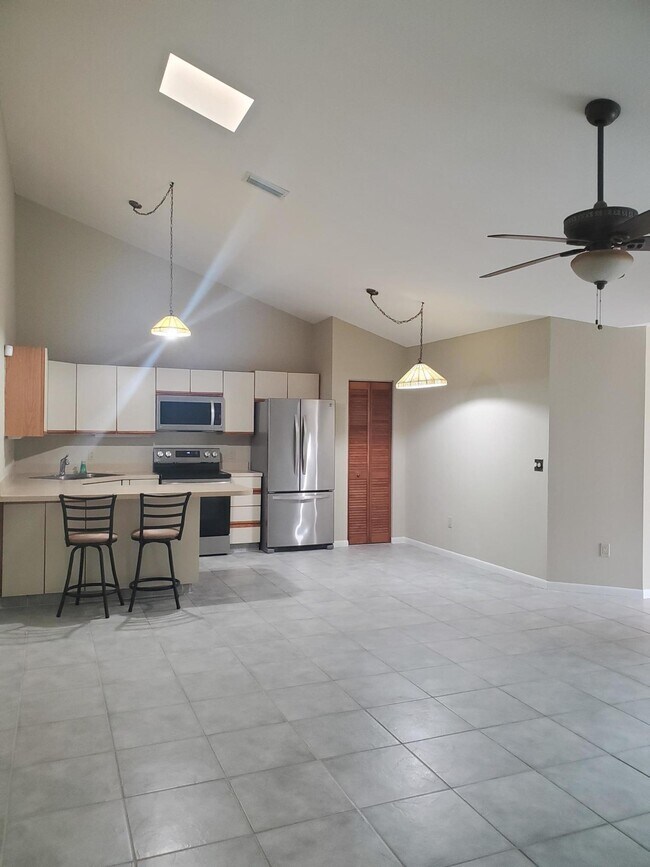 Foto del edificio - 5388 Eagle Lake Dr