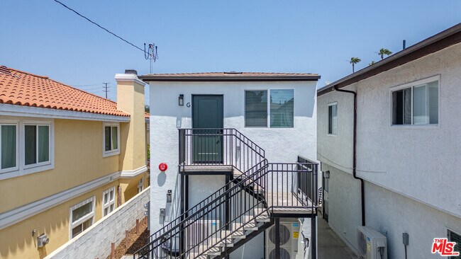 Foto del edificio - 2107 Pullman Ln