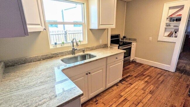 cocina - 2255 1st Ave N